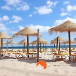 #180 T2 Ondas Do Mar By Holidays 아파트 *
