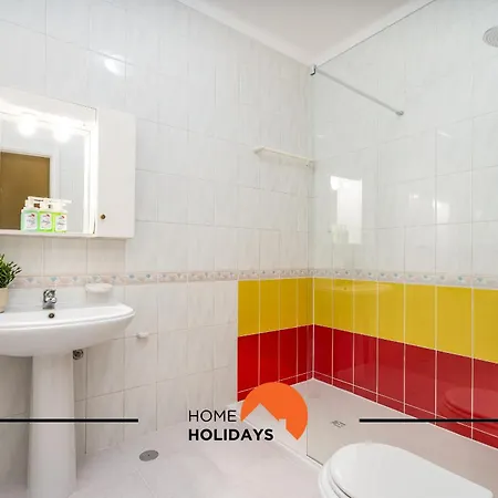 #180 T2 Ondas Do Mar By Holidays